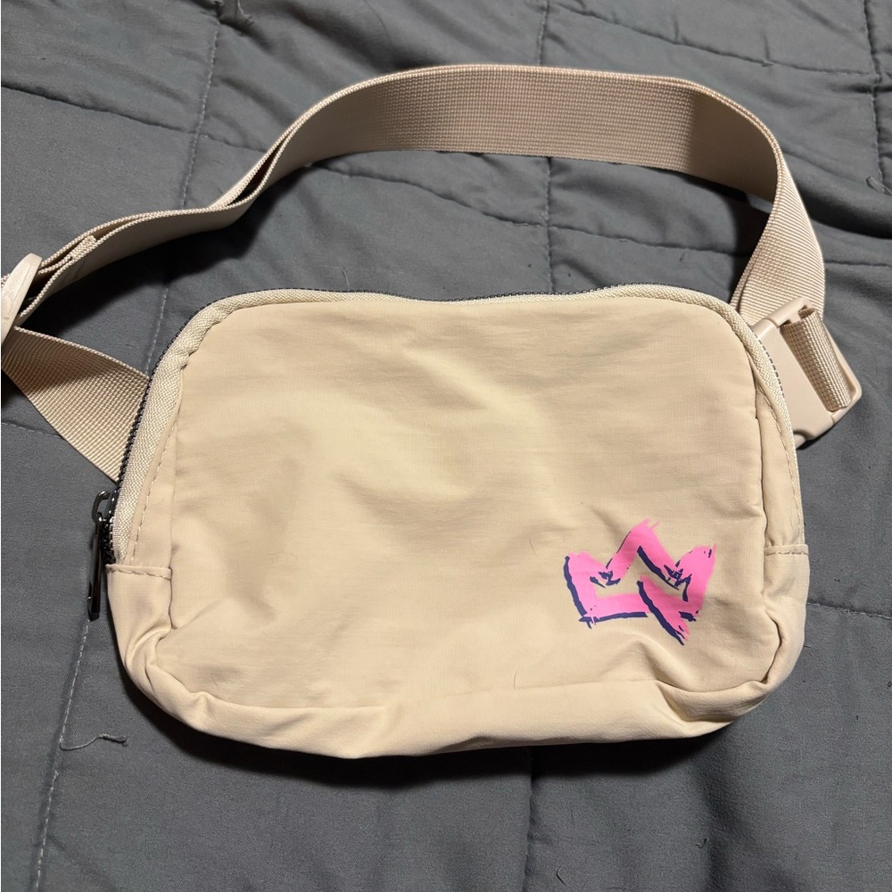 PRIMAL QUEEN Cream Crossbody Clip Bag